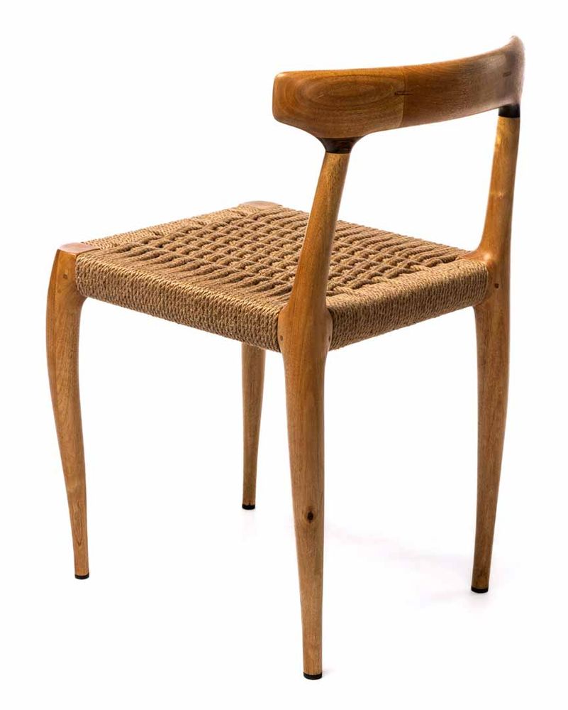 Дизайнерский стул ручной работы с плетеным сиденьем