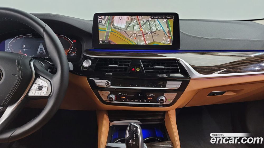 BMW 5 Series (G30) 520i Luxury (11.2022)