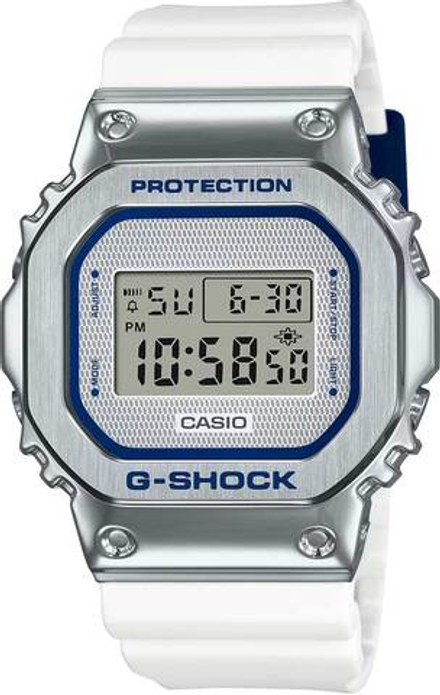 Часы Casio GM-5600LC-7E