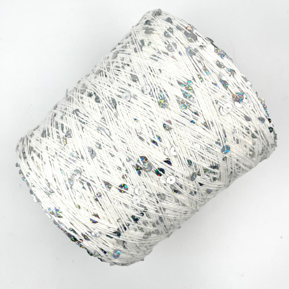 Королевские пайетки (3 и 6 мм), хлопок 100%, 330 м в 100 г ,белый/серебро голография