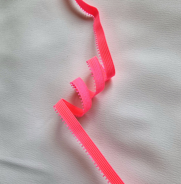 Ажурная тонкая резинка кораллово-розовый неон 8 мм