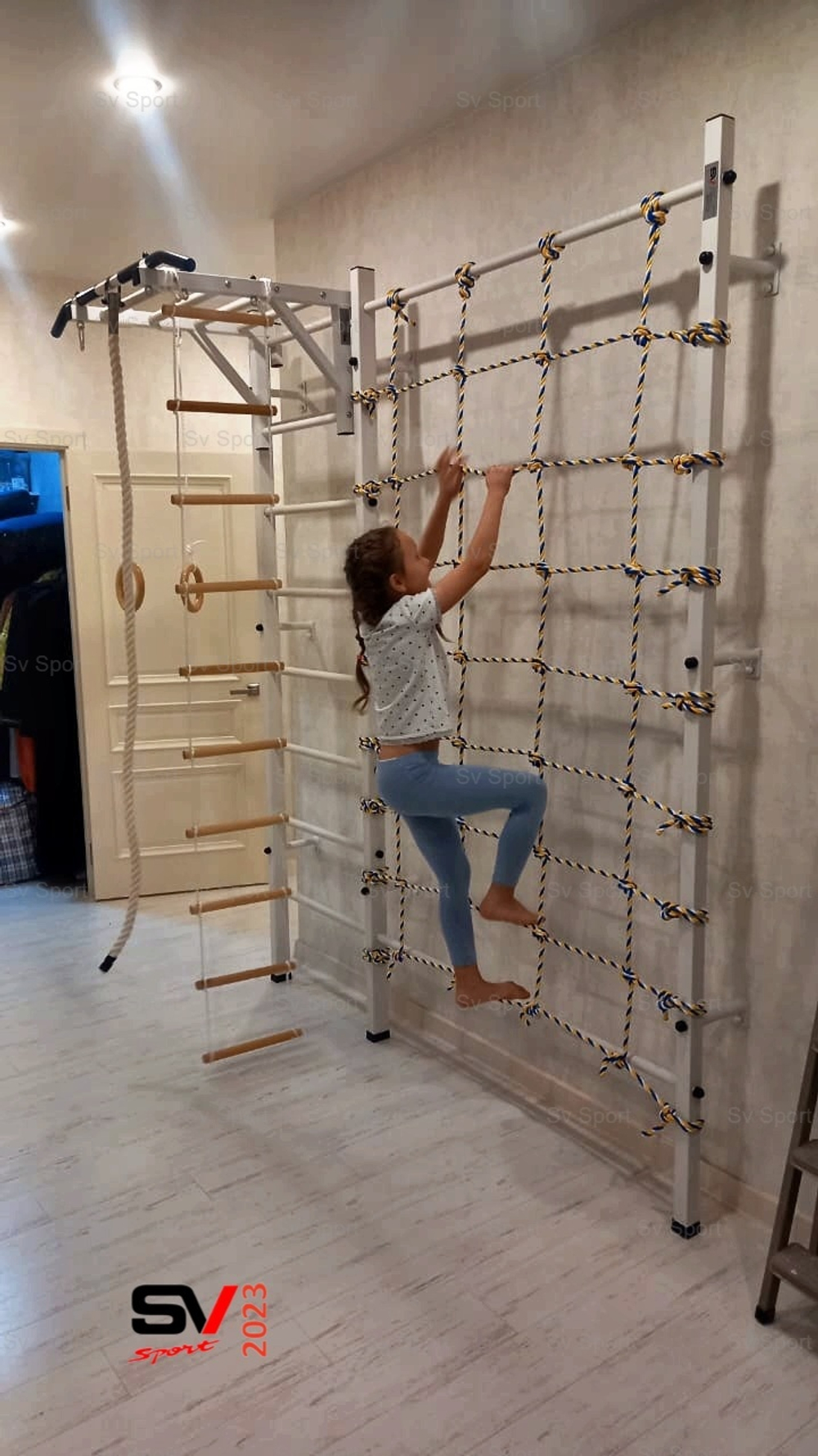 Монтаж шведской стенки Sv Sport с канатным лазом в бетонные, кирпичные стены
