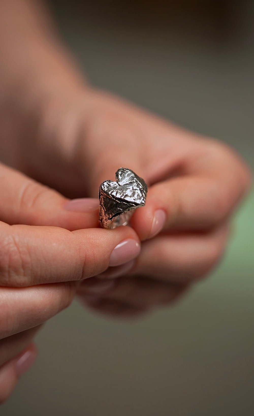 Кольцо-печатка "Каменное сердце"