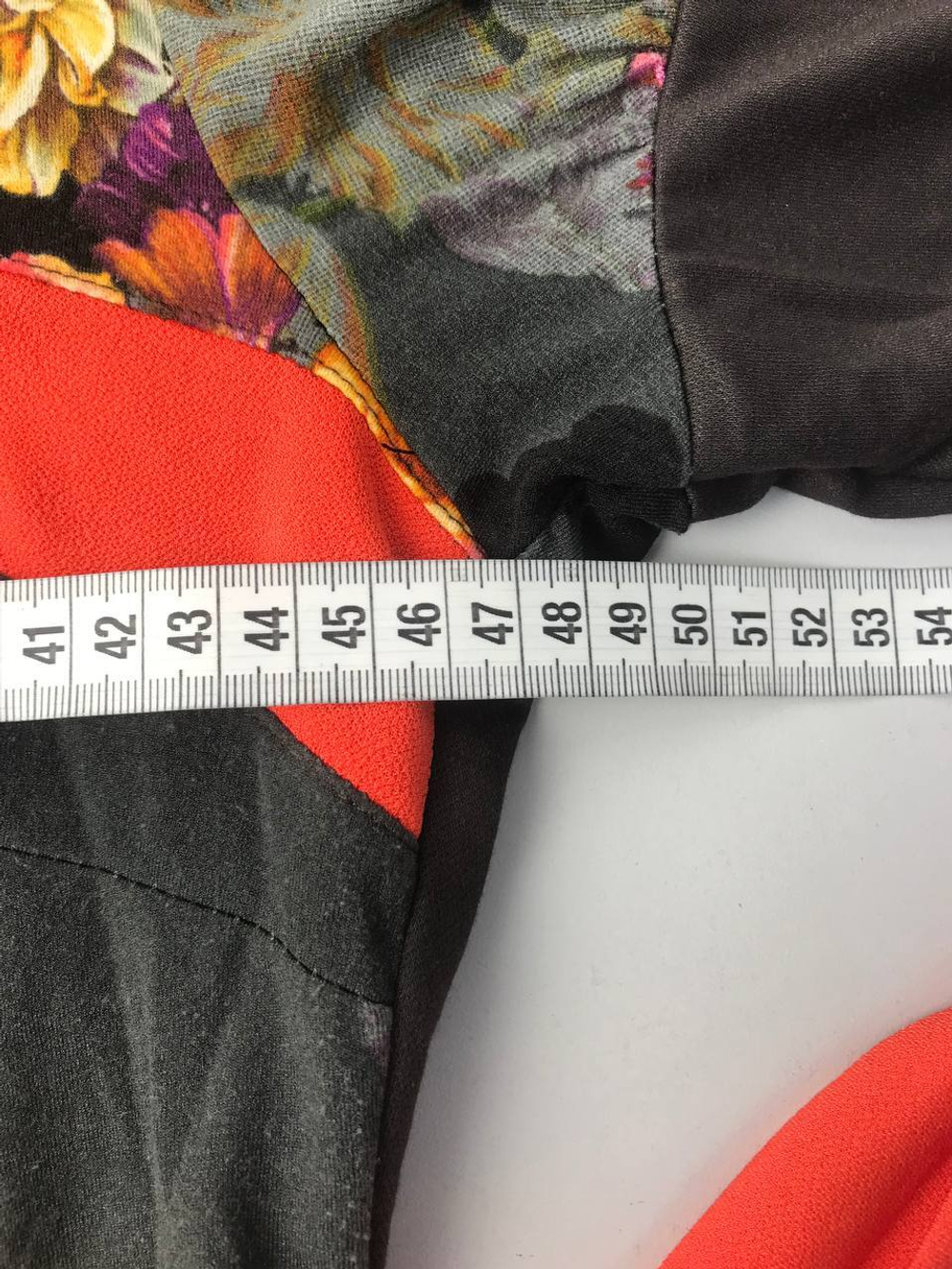 Платье серо-красное с бантом на груди 42 размер