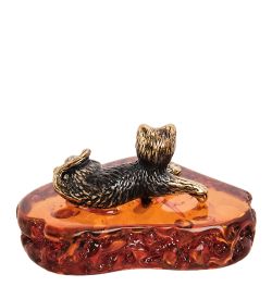Народные промыслы AM-3149 Фигурка «Котенок лежащий» (латунь, янтарь)