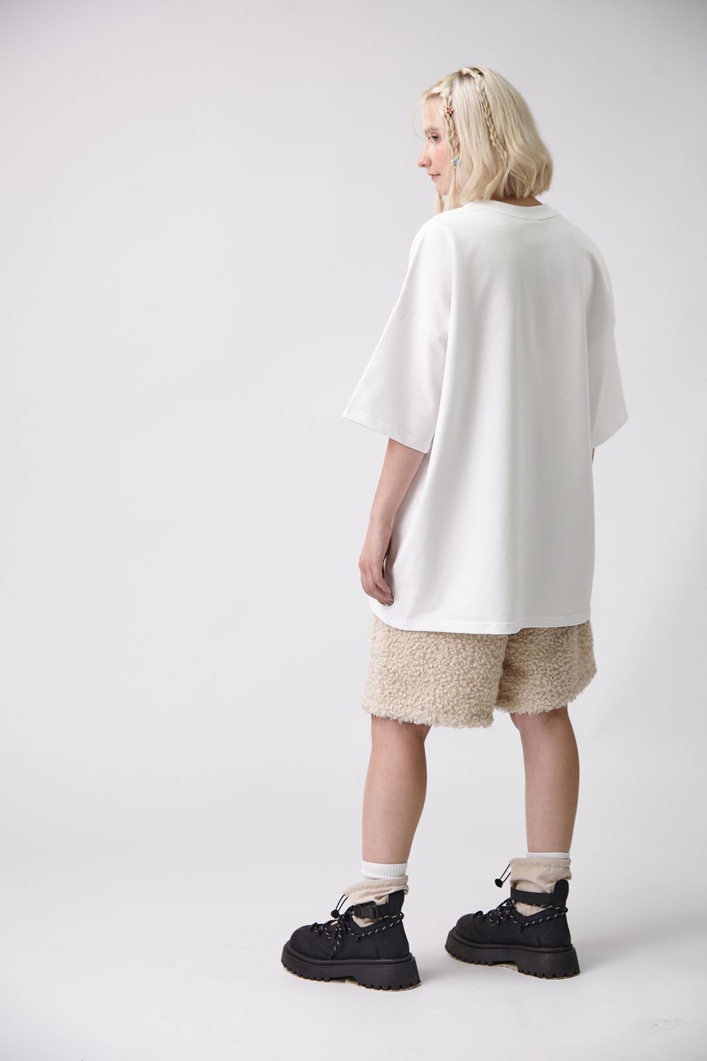 Футболка Choompu оверсайз с белым воротом белая