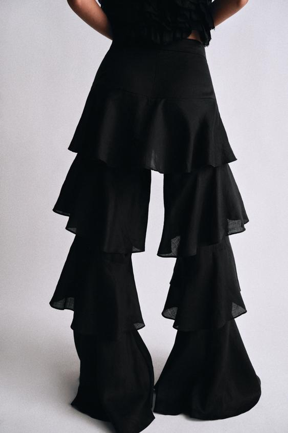ZARA БРЮКИ С ВОЛАНАМИ И РАМИ — ZW COLLECTION, ЧЕРНЫЙ