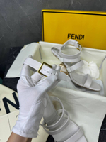Босоножки Fendi