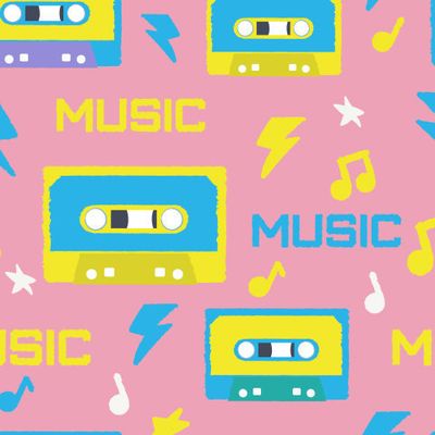 Кассеты из 90х на розовом фоне