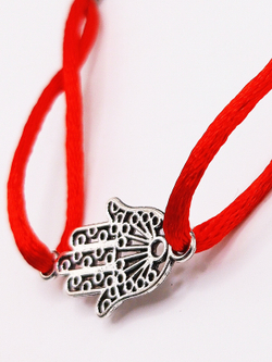 Красная нить от сглаза. Хамса