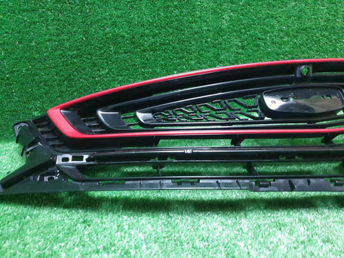 Решетка радиатора Geely Coolray (2019-2023)