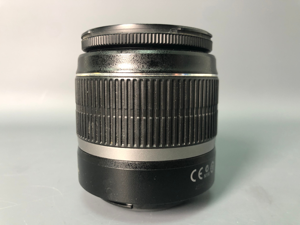 Canon 18-55mm 3.5-5.6 IS, нерабочий + царапины линз.