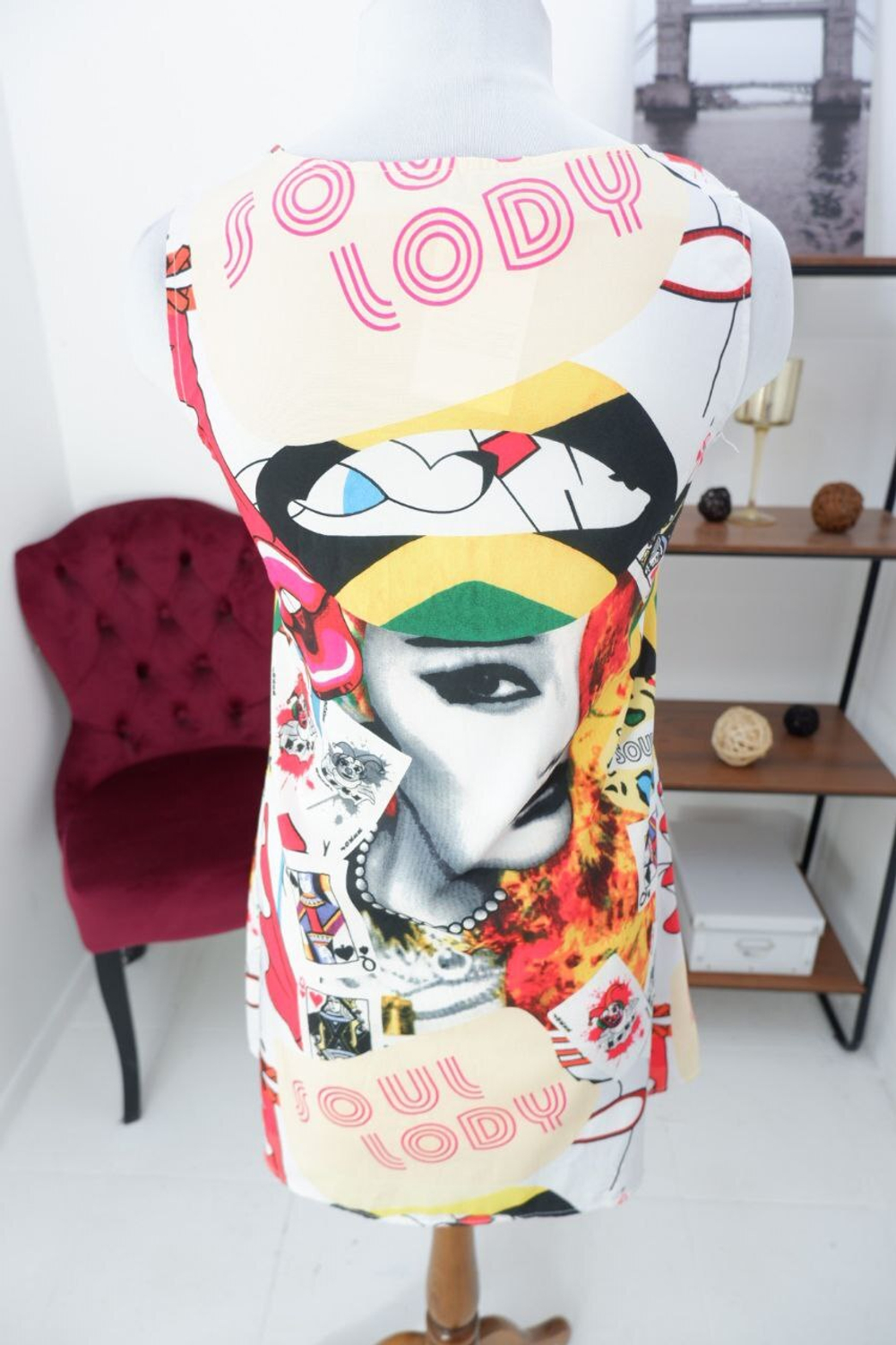 Платье с красивым принтом 44 размер