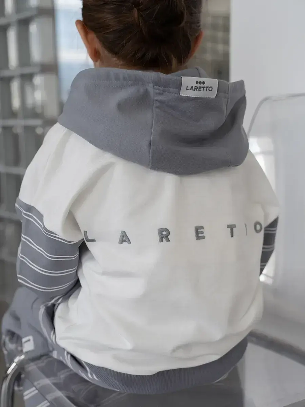 Спортивный костюм для девочки в школу