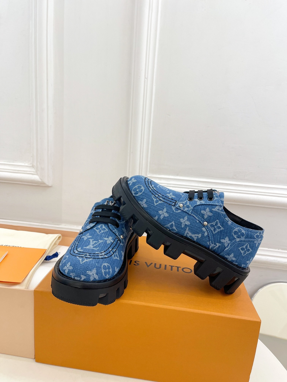 Louis Vuitton Checker Derby