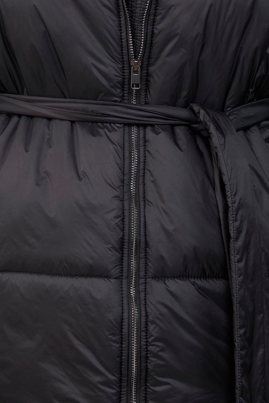 Жилет утепленный с поясом, черный