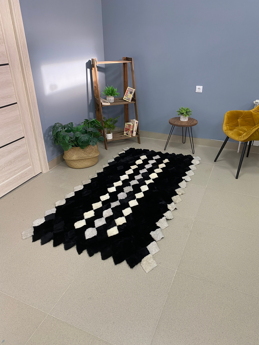 Коврик прикроватный накидка на кресло из кусочков овчины, 200 х 100 см.