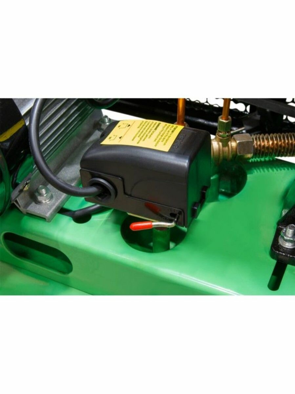 Масляный компрессор ECO "AE-1005-B1", мощность 2.2кВт, ресивер 100л