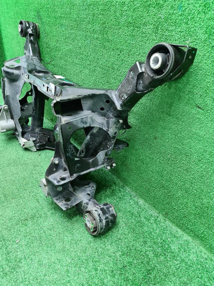 Подрамник задний Land-Rover Discovery Sport 19-нв