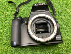 Canon 1000D kit 18-55mm 3.5-5.6 IS 12.000 кадров