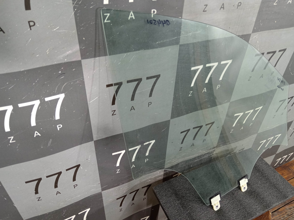 Стекло двери передней левой Omoda C5 22-нв Б/У Оригинал 555000274AA