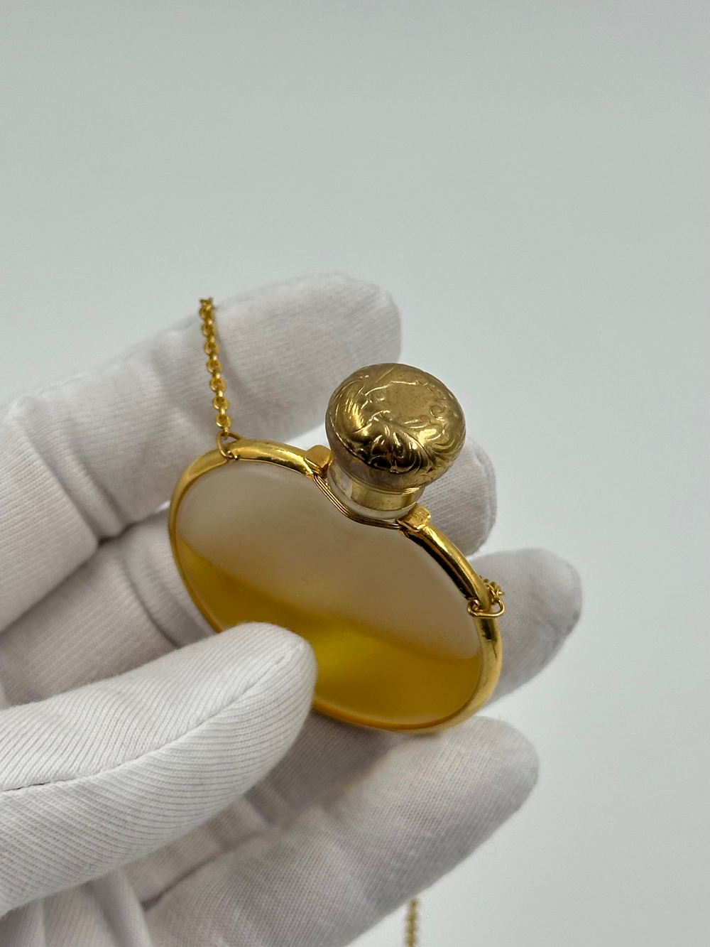 Кулон с парфюмом Nina Ricci L'air du Temps