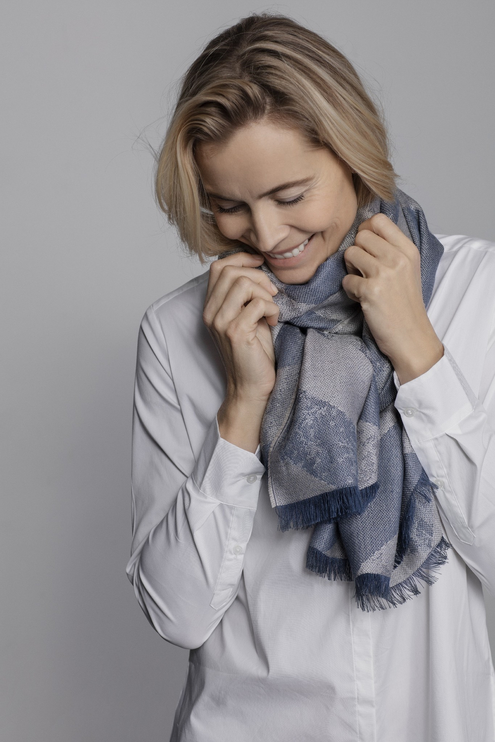 Шарф 70x180 Elvang Berlin Blue 4172