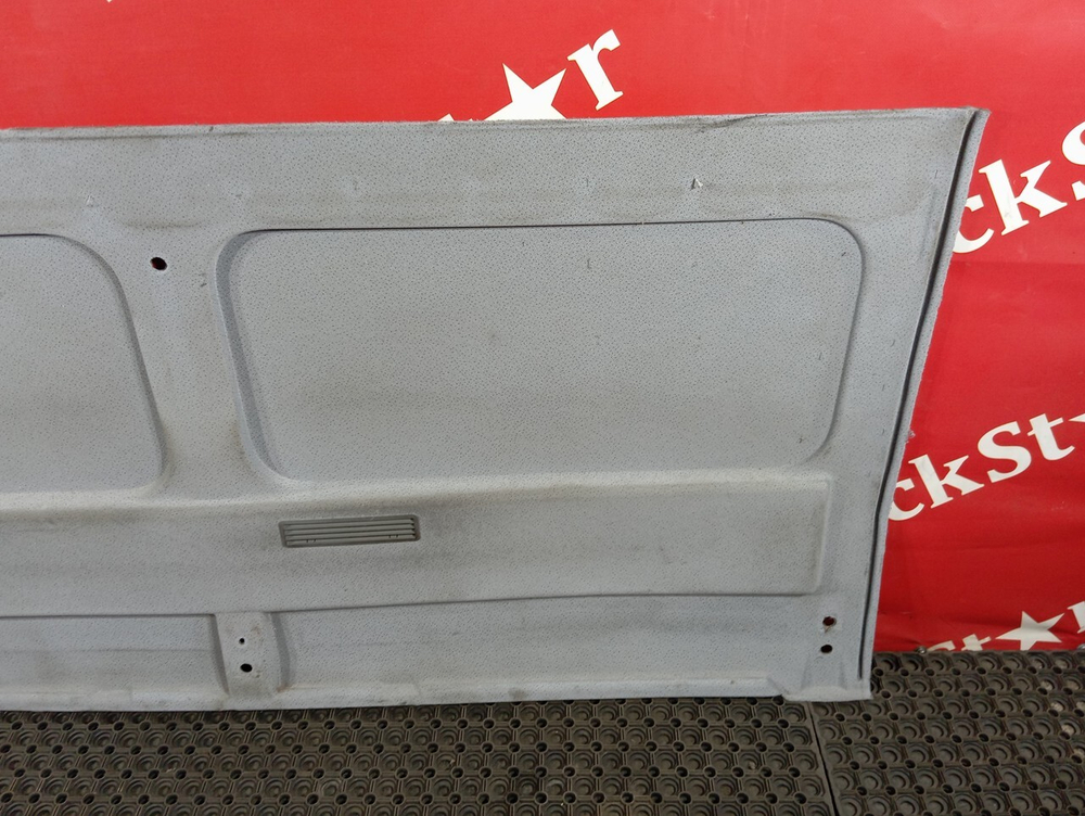 Обшивка задней стенки салона 2017 г.