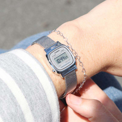 Часы Casio LA-670WEM-7E