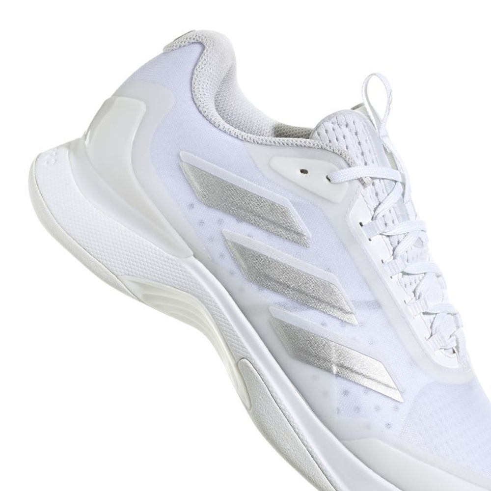 Женские теннисные кроссовки Adidas Avacourt 2 - cloud white/silver metallic/grey one