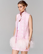 Жилет из премиального твида с отделкой перьями