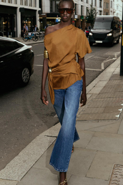 ZARA АТЛАСНЫЙ ТОП АСИММЕТРИЧНОГО КРОЯ С АППЛИКАЦИЕЙ, ТАБАЧНЫЙ