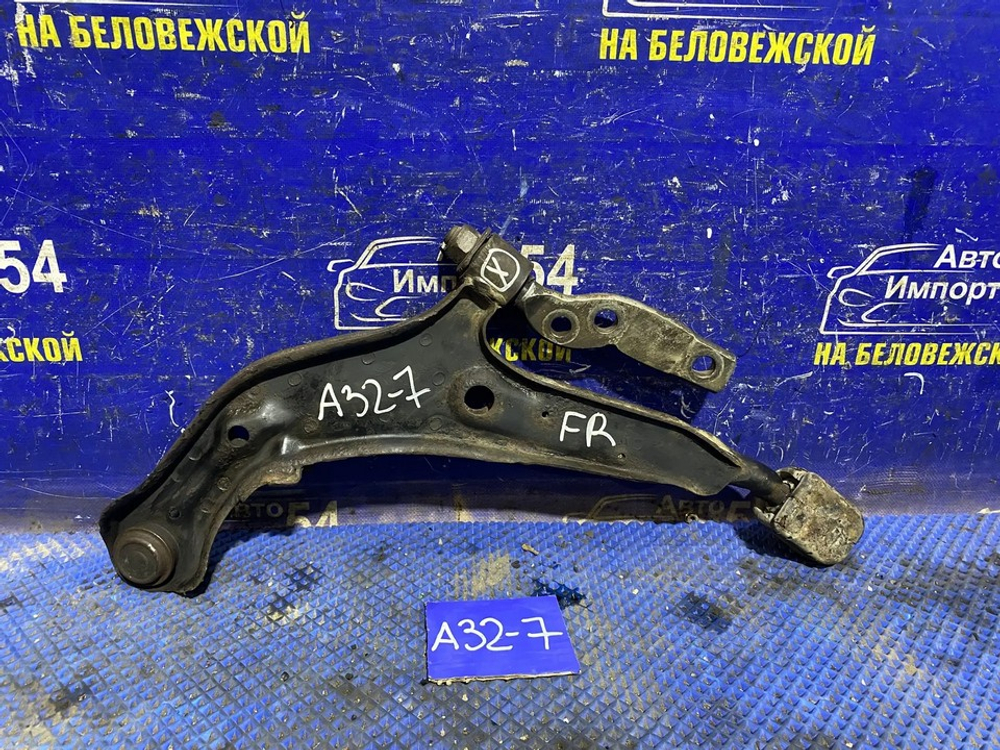 Рычаг передний правый NISSAN CEFIRO 1995