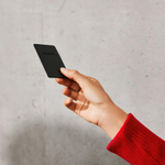 Умная карта-трекер Chipolo CARD Spot (комплект — 1 шт.) Поисковый трекер. Работает с приложением Apple «Локатор»