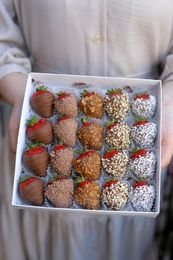 Набор клубники в шоколаде "Молочный микс"