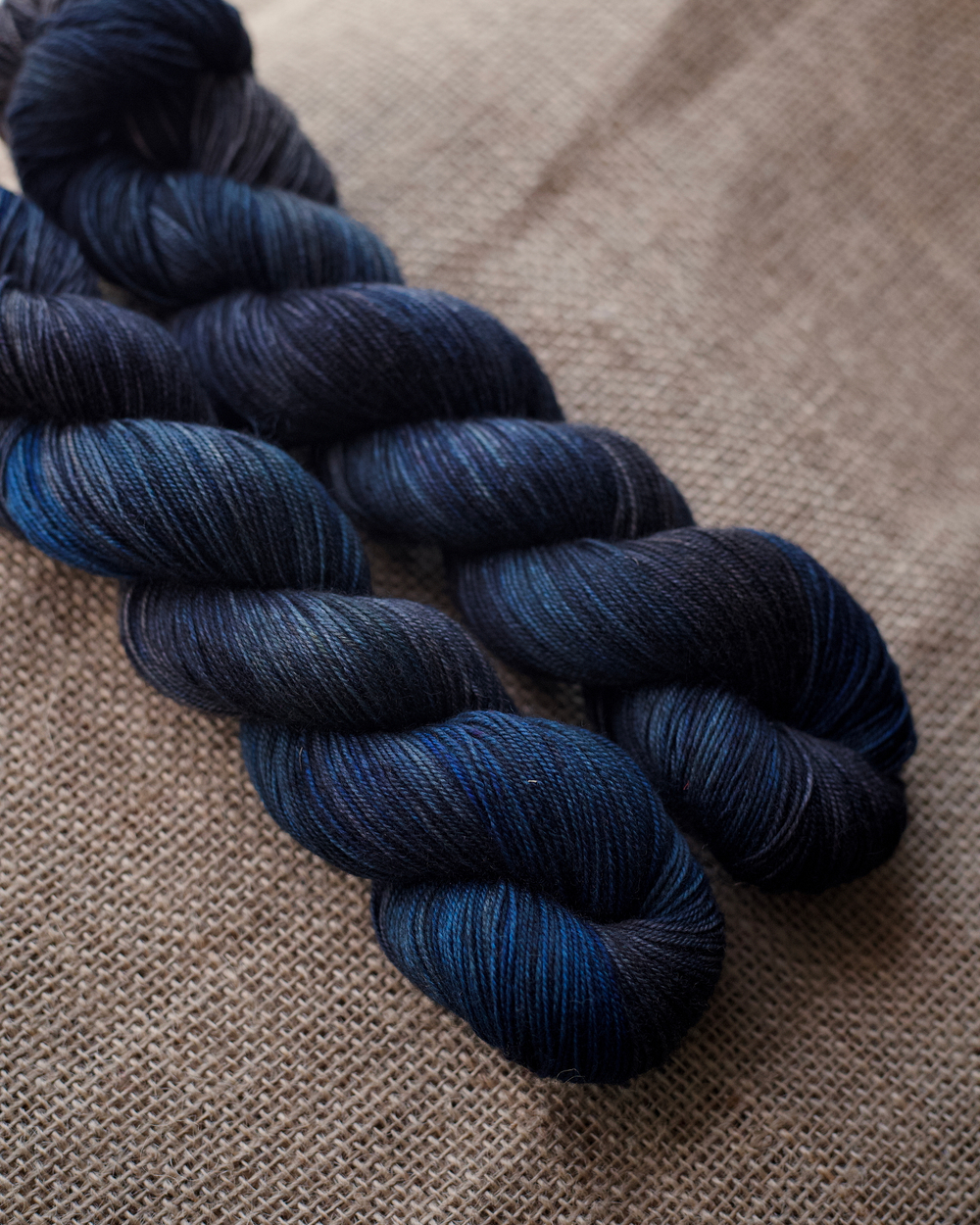 Пряжа с пухом яка "Ночь в горах" 100 г