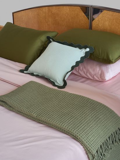 Простыня на резинке из премиального сатина цвета пыльной розы из коллекции essential, 200х200х30 см