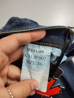 Джинсы Dsquared практичные с ремнем 42 размер, новые