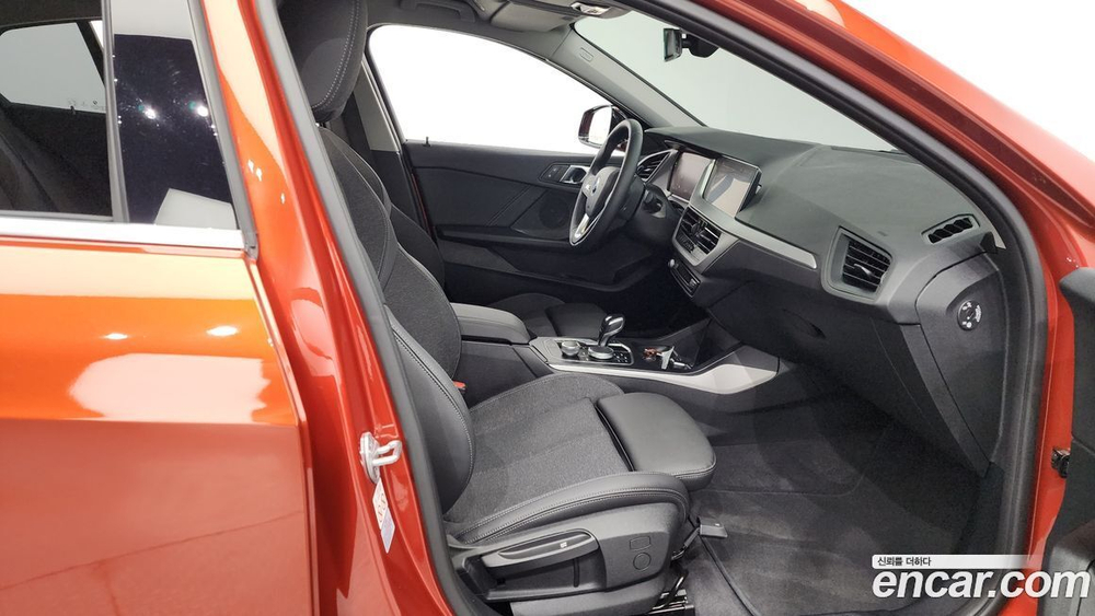 BMW 1 Series (F40) 118d Joy (03.2021)