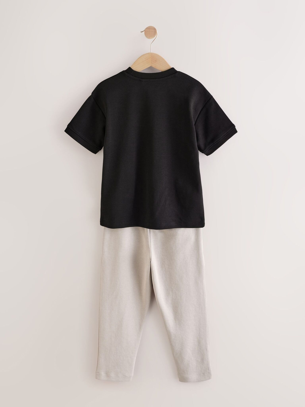 Футболка и спортивные брюки в комплекте для мальчика Next E43-668, Черный, Молочный