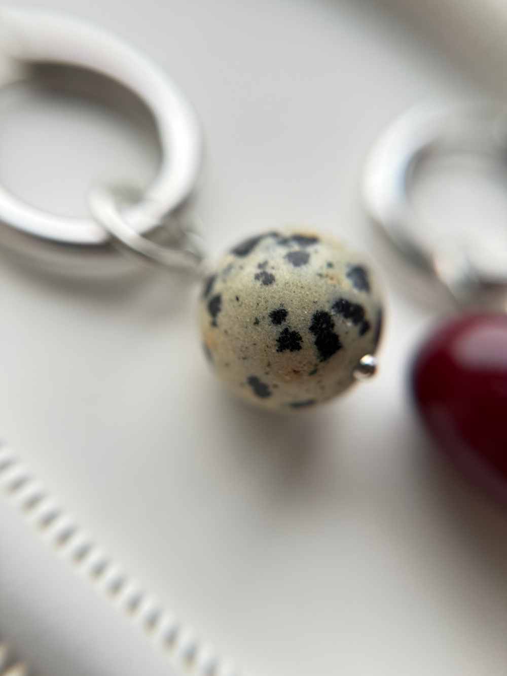 Серьги-конго с подвесками, далматиновая яшма