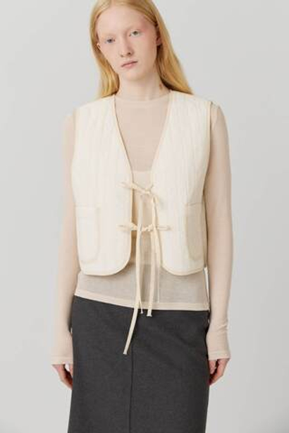 Жилет на двух завязках из молочного хлопка