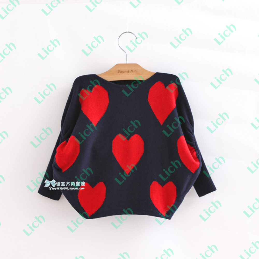 Джемпер детский с рукавом летучая мышь и рисунком "сердца"