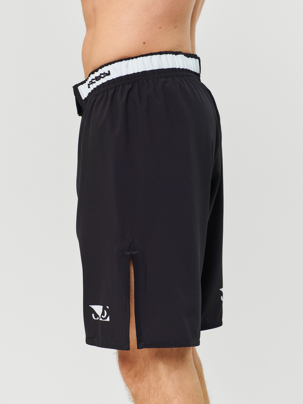 Шорты MMA Bad Boy Oss Grappling Shorts черный/белый