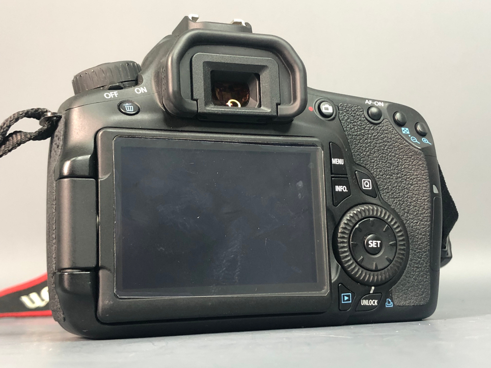 Canon EOS 60D Kit EF-S 18-55mm f/3.5-5.6 IS II