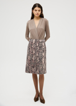 Юбка до колена со шлицей