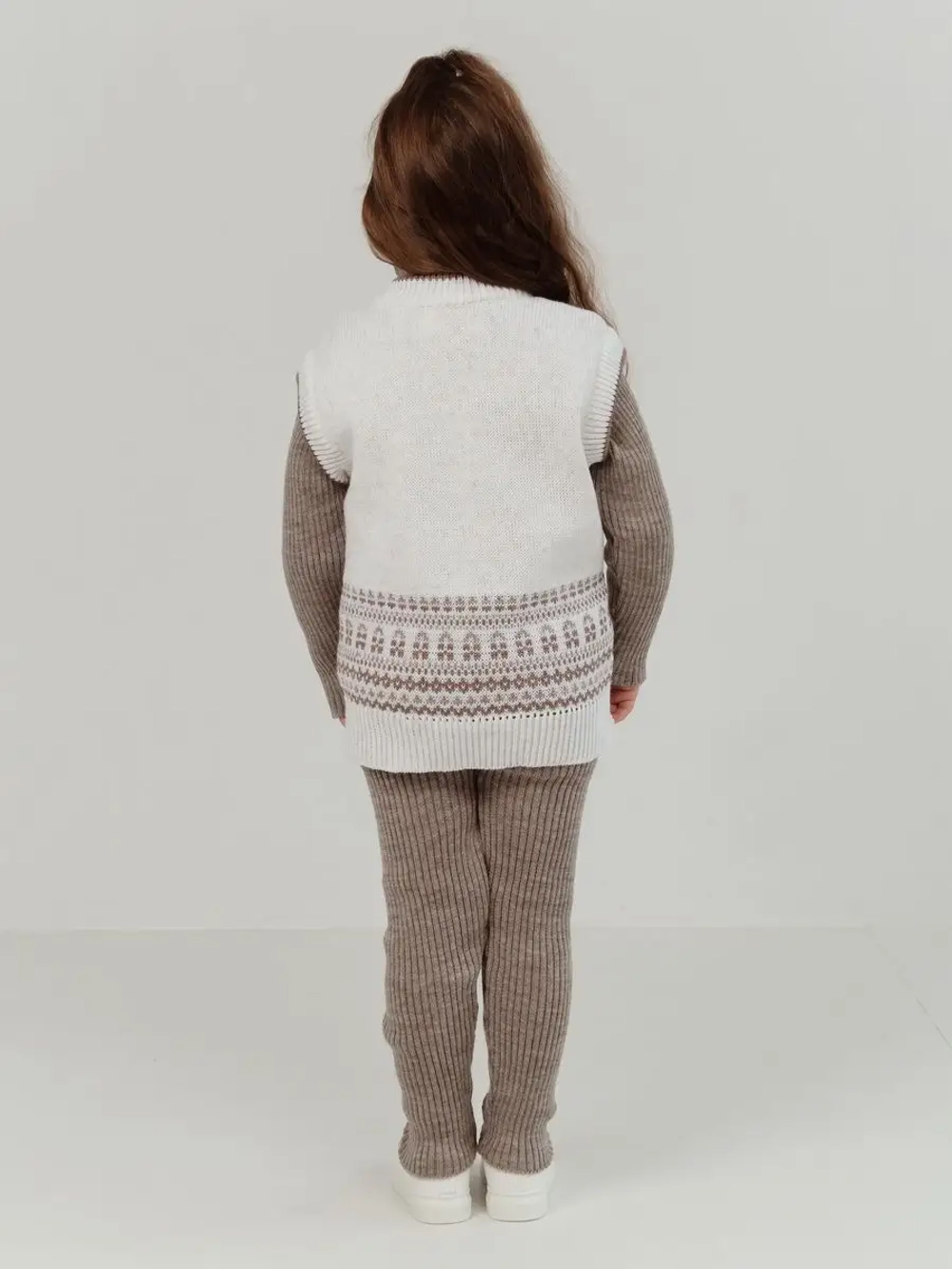 жилет вязаный