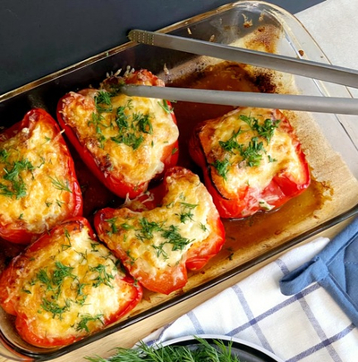 Перцы фаршированные с курицей, булгуром и сыром с томатным соусом, полуфабрикат