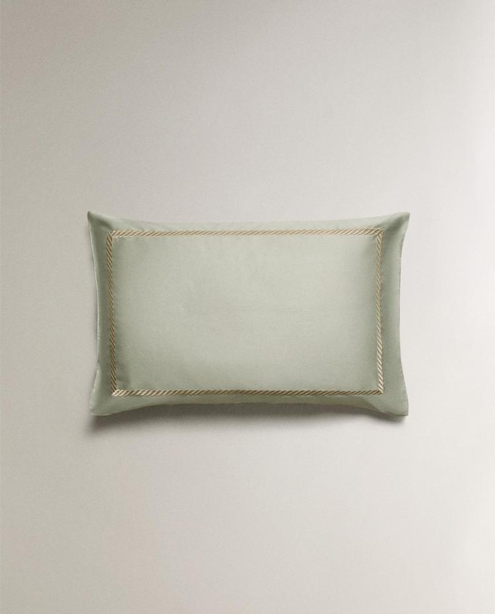 ZARA HOME САТИНОВАЯ НАВОЛОЧКА С ВЫШИВКОЙ, ЗЕЛЕНЫЙ