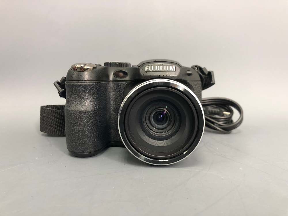 FujiFilm FinePix S2950